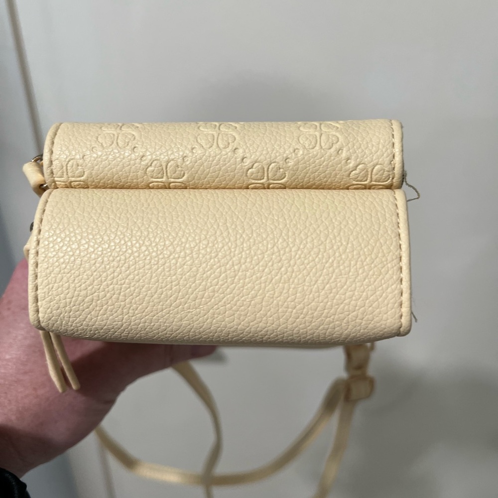 NWOT Elegant light yellow Crossbody Bag with Gold Accent - Picture 8 of 14